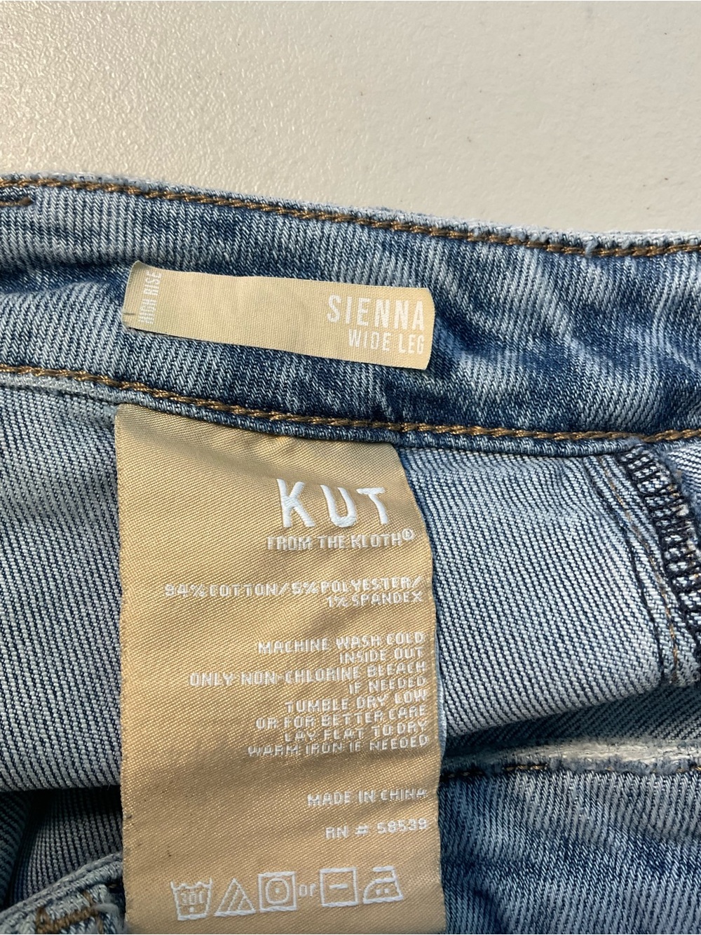KUT from the Kloth Sienna Wide Leg Jeans Light Wash Women’s Size 6 - Picture 5 of 9